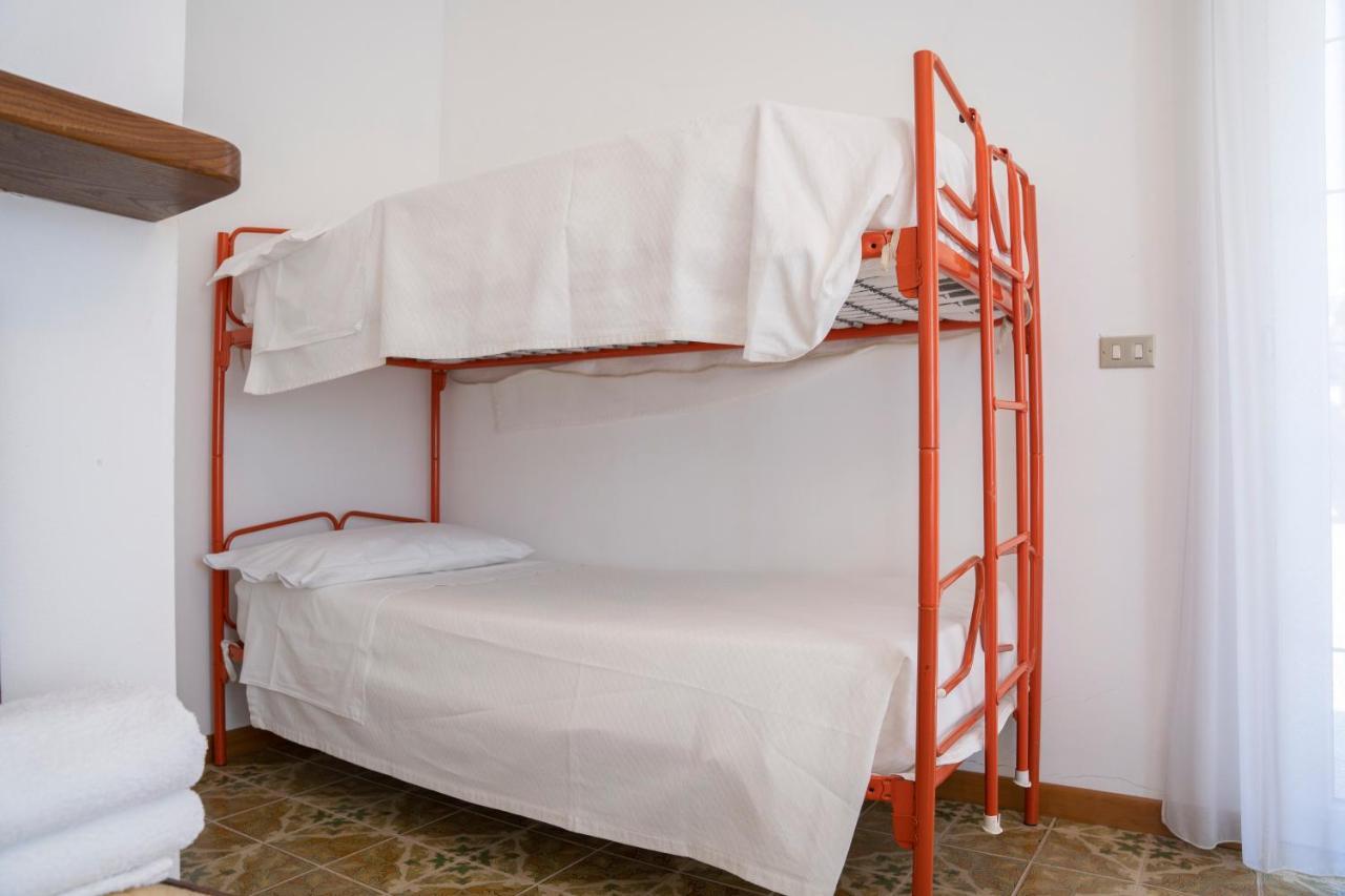 028 - Agriturismo "Il Boschetto" Con Piscina, Pace E Natura - Camera Familiare Cavizzano Eksteriør billede