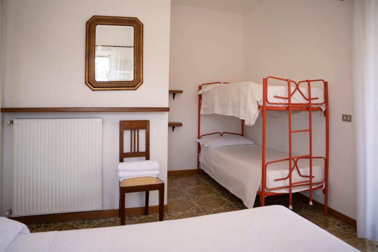 028 - Agriturismo "Il Boschetto" Con Piscina, Pace E Natura - Camera Familiare Cavizzano Eksteriør billede