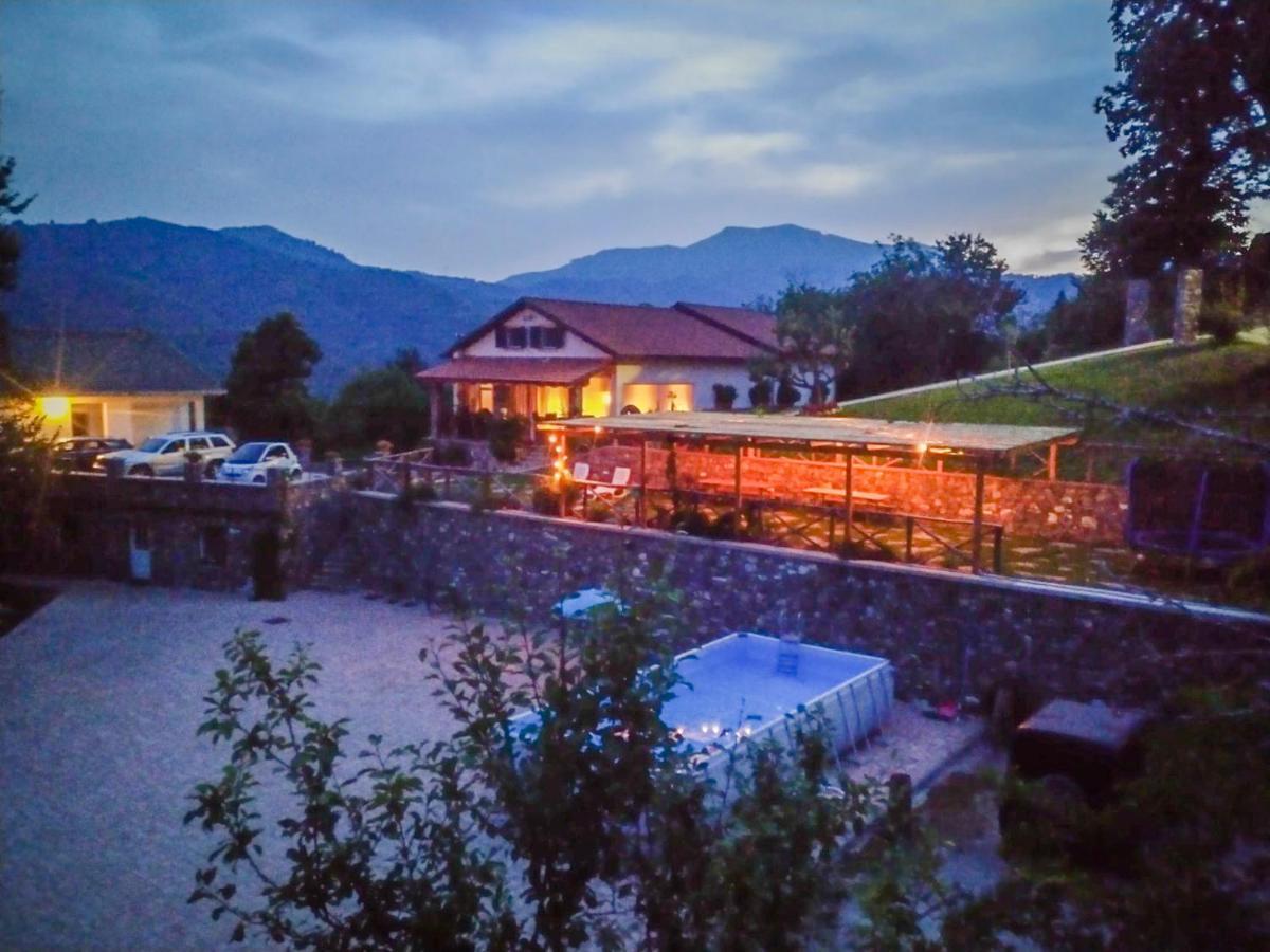 028 - Agriturismo "Il Boschetto" Con Piscina, Pace E Natura - Camera Familiare Cavizzano Eksteriør billede